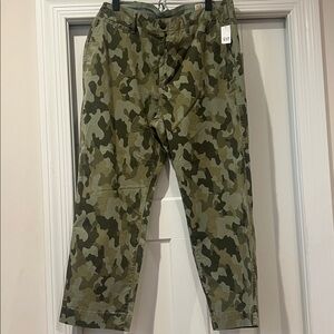 GAP Straight Khaki High Rise size 16 ~ cool camo color